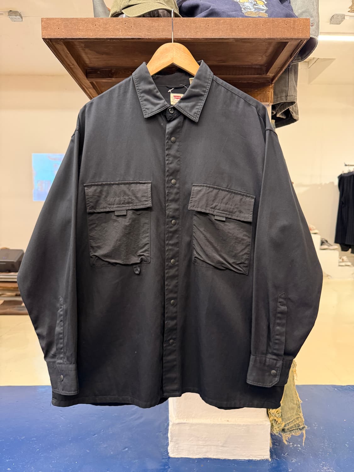 Levis 리바이스 블랙 포켓 오버핏 셔츠 상품이미지3