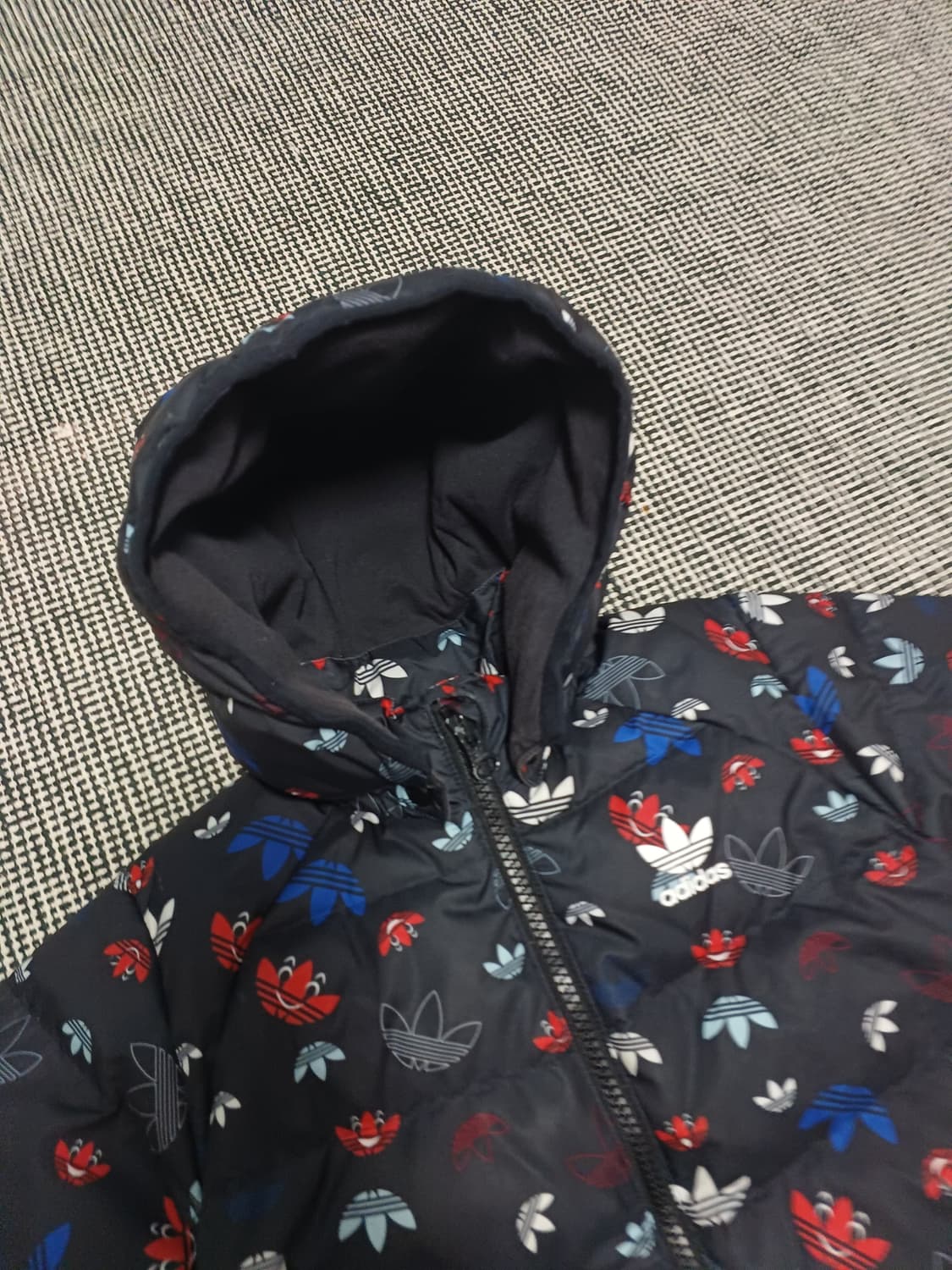 아디다스 오리털 트레포일패턴 패딩(3-4세용)
 상품이미지3