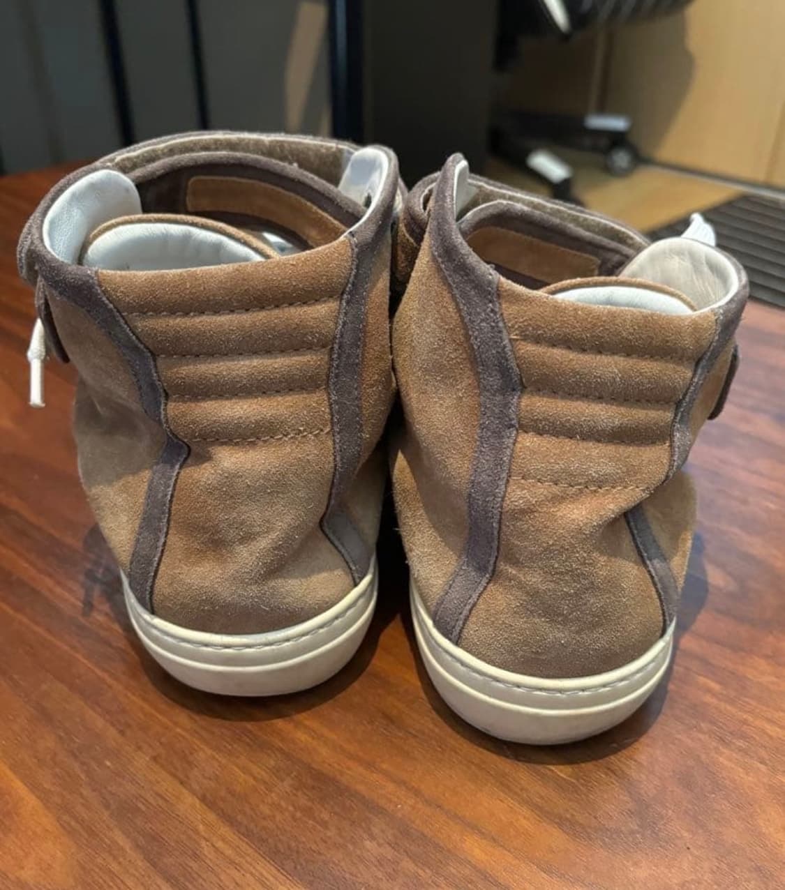 [빅뱅,2NE1 그리고 아일릿] 피에르 하디 스웨이드 하이탑 상품이미지2