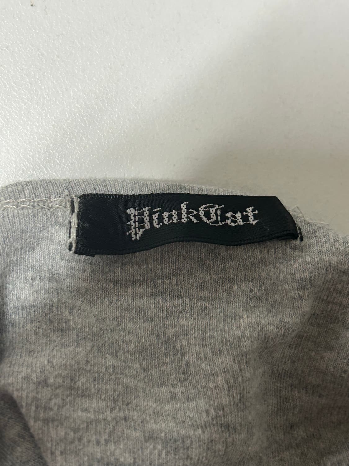 러브캣 Y2K 글리터프린팅 큐빅 반팔 딱붙핏 탑 상품이미지5