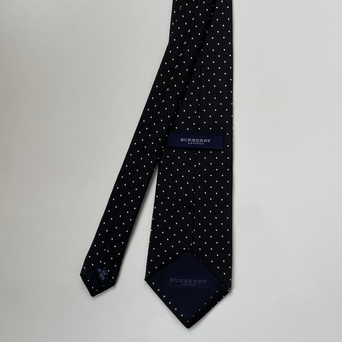 버버리 명품 정품 도트 블랙넥타이 (Burberry) 상품이미지3