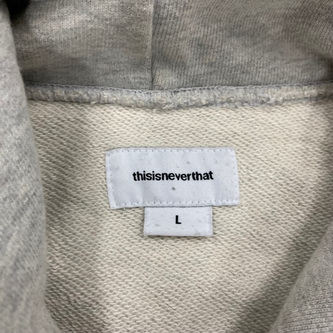 디스이즈네버댓 그레이 컬러 스펠아웃 후드티 상품이미지3