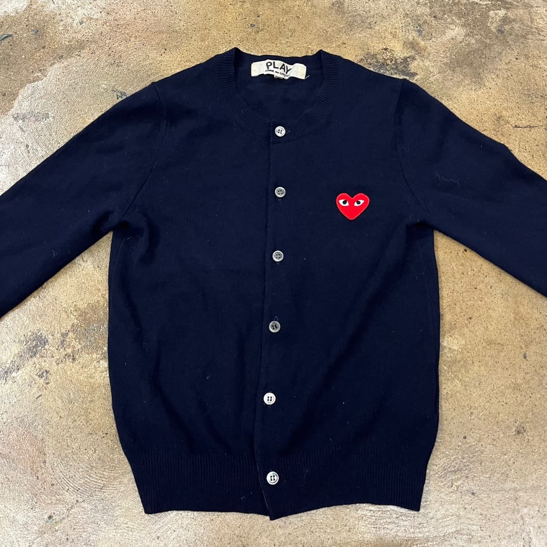 꼼데가르송 네이비 레드 와펜 니트 가디건  상품이미지3