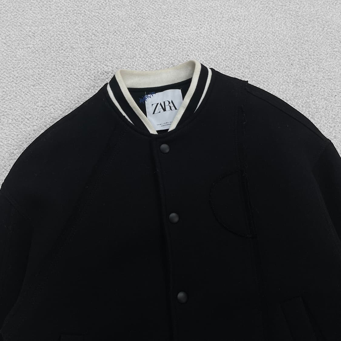 아더에러 x 자라 울 블렌드 바시티 봄버 자켓 블랙 상품이미지2