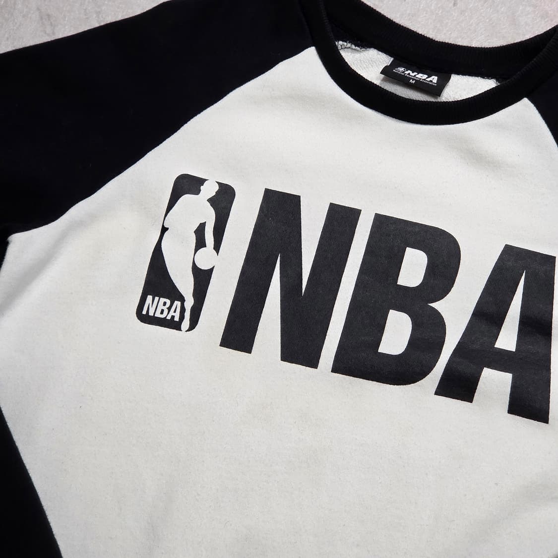NBA 블랙 화이트 배색 맨투맨 상품이미지2