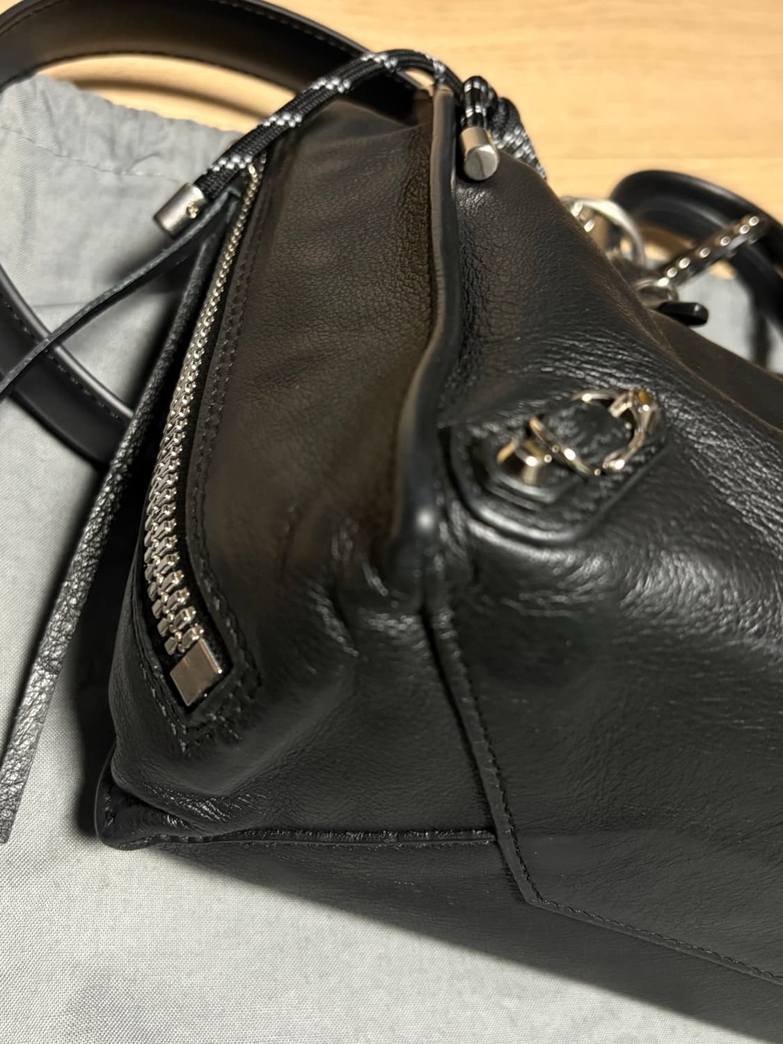 발렌시아가 파피에르A6 블랙 상품이미지6