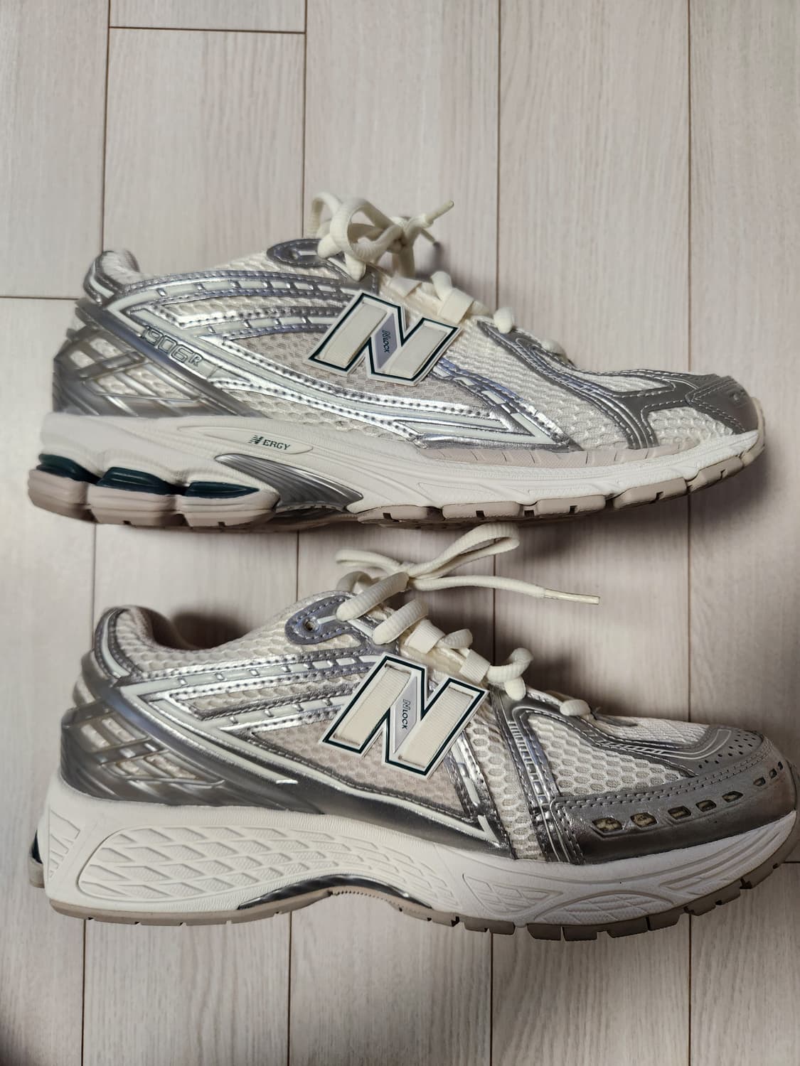 새상품급)뉴발란스 운동화 1906 M1906REE 사이즈275

몇번 안 상품이미지6