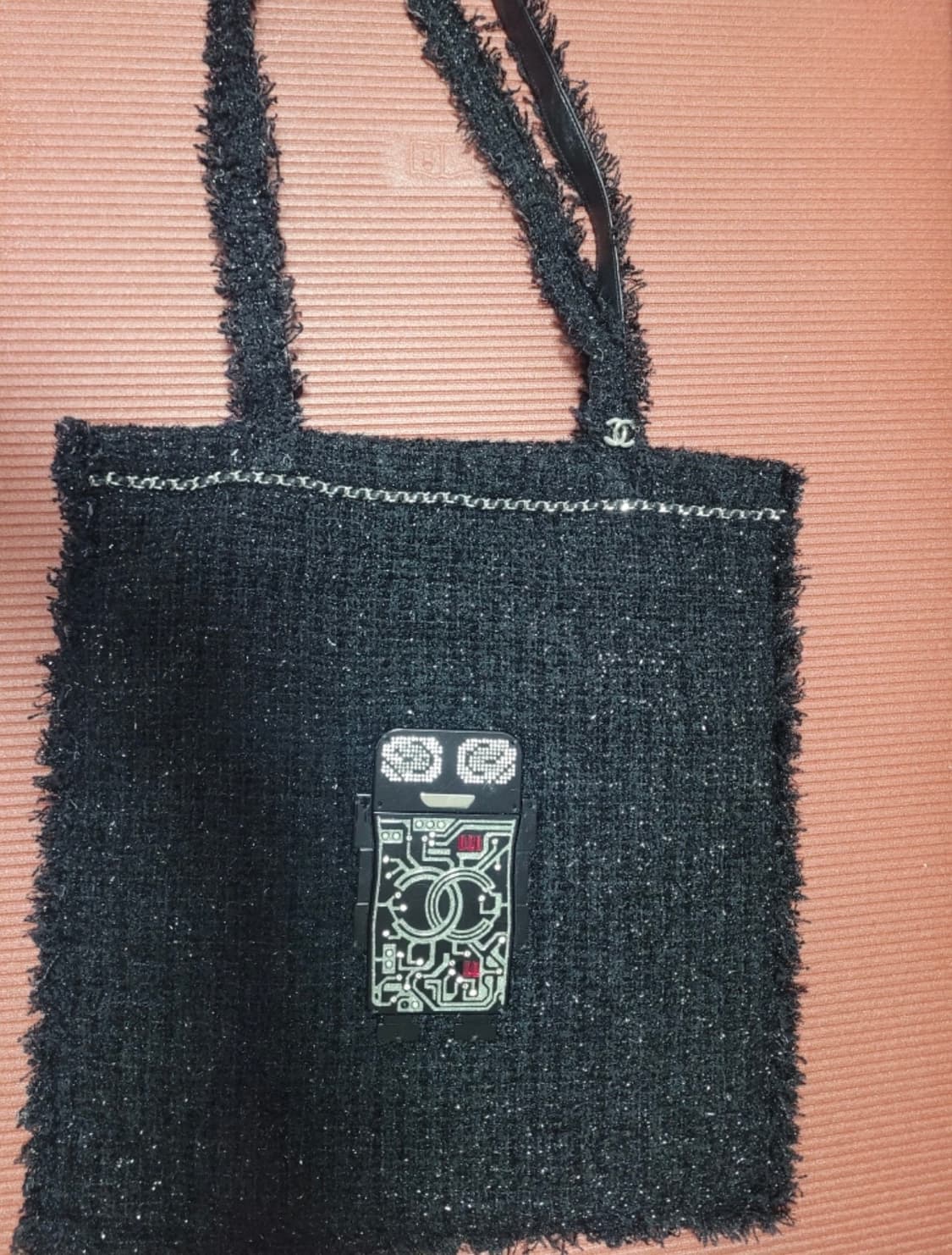 샤넬 17S 로봇 트위드 쇼퍼백 │ 희소 로봇백 블랙 상품이미지2