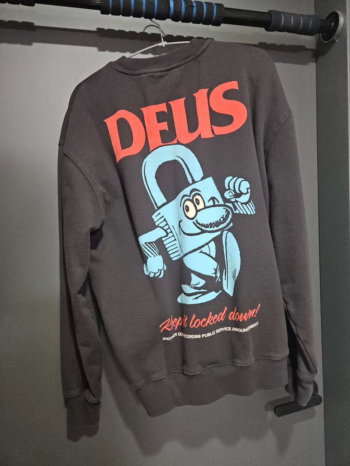 데우스 맨투맨 상품이미지3