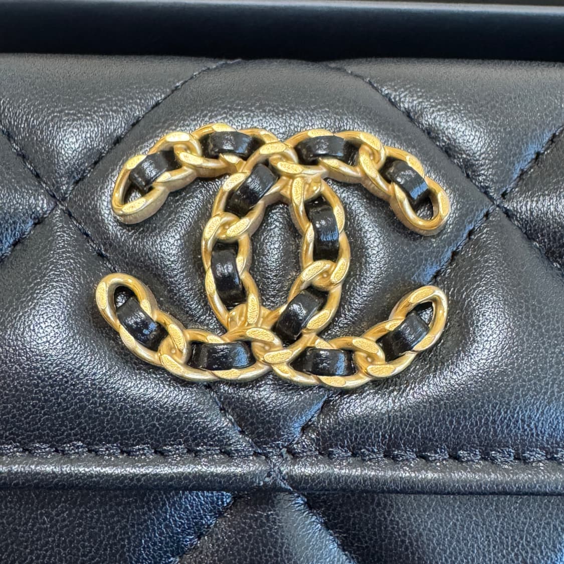 샤넬19 똑딱이 카드지갑 블랙 새제품 AP1790 상품이미지4