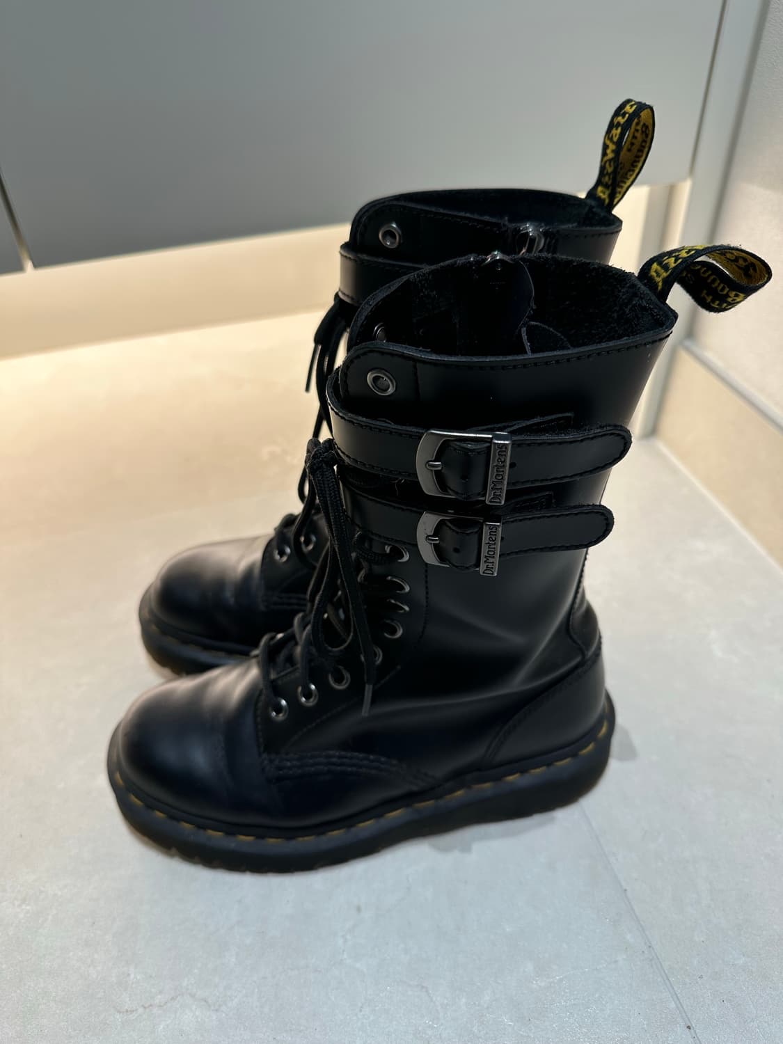 닥터마틴 버클 레이스업 부츠 상품이미지3
