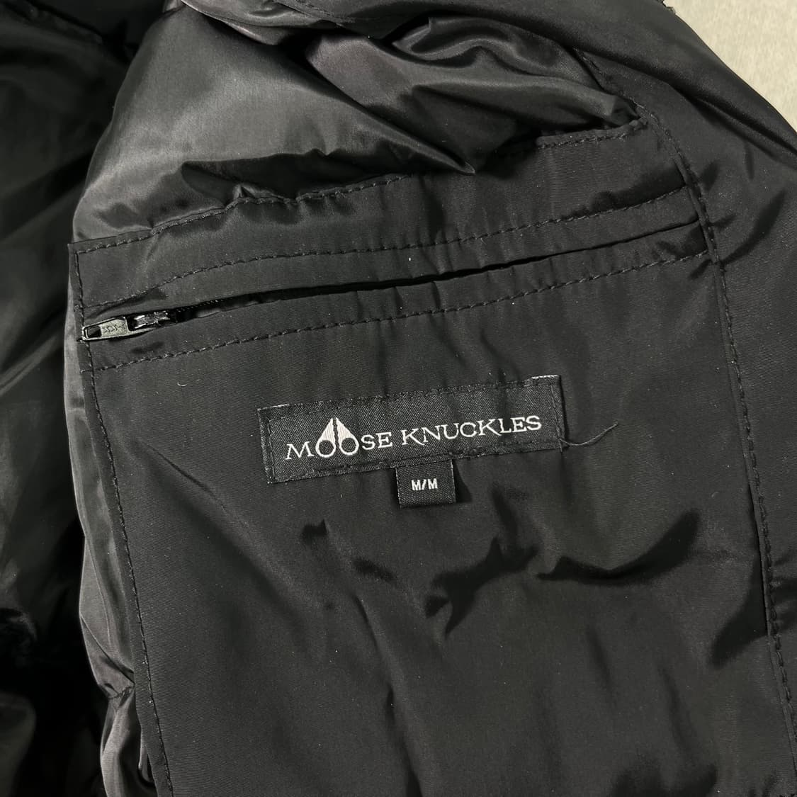 100 무스너클 스틸링 블랙 폭스퍼 구스다운 롱패딩 상품이미지5