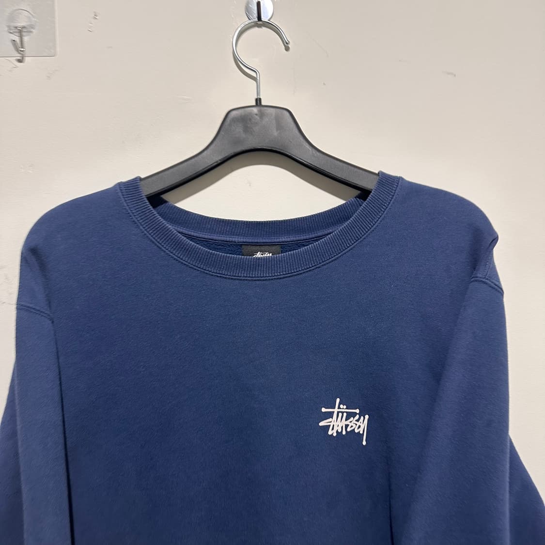 스투시 네이비 맨투맨 상품이미지2