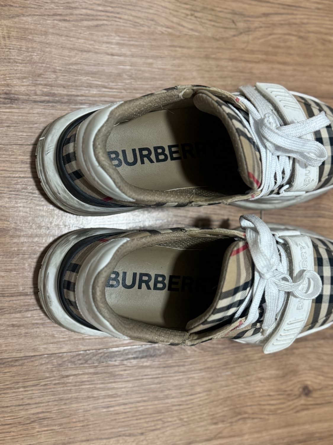 버버리 빈티지 체크 운동화 41사이즈 260 상품이미지7