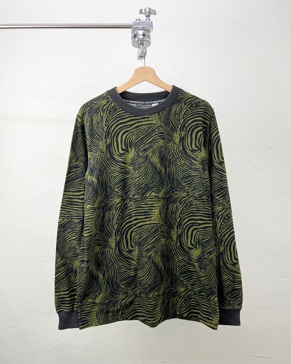 베르사체 클래식 V2 그린 패턴 롱슬리브  상품이미지1