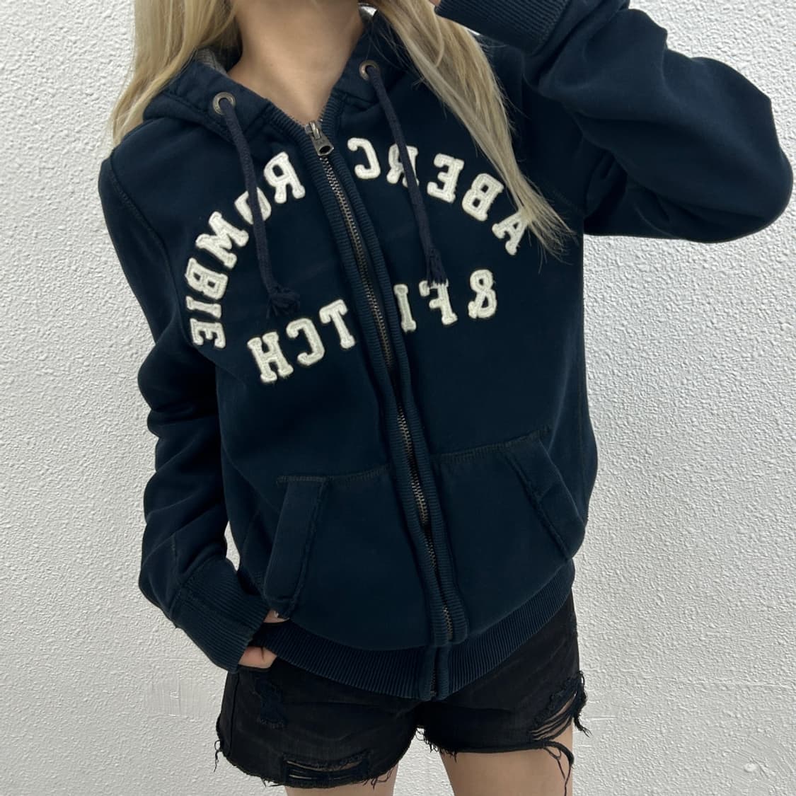 아베크롬비 센터로고 네이비 후드집업 M 상품이미지1