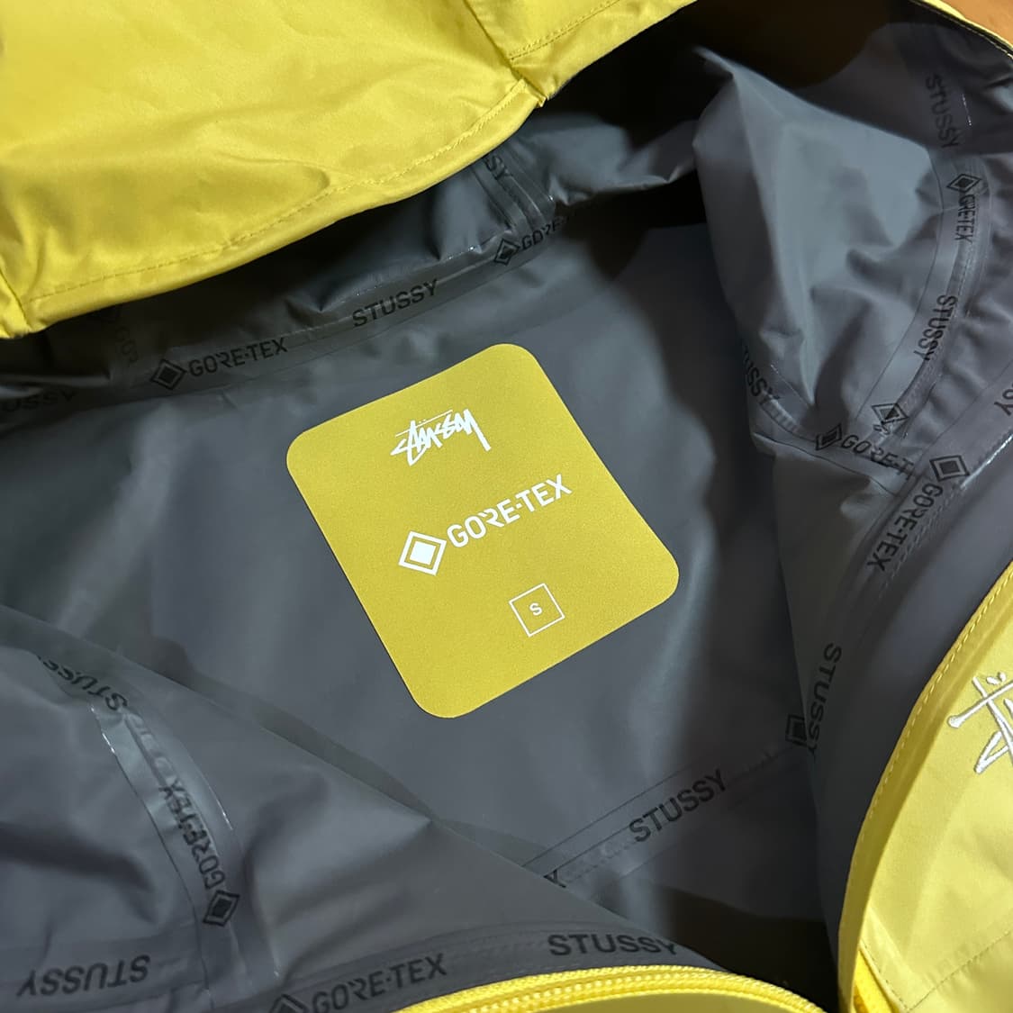 스투시 고어텍스 자켓 상품이미지3
