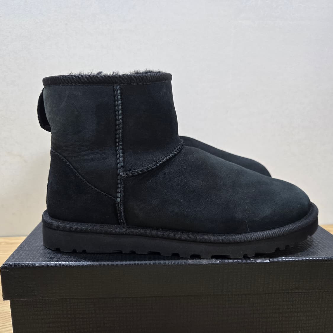 260 UGG 어그 남성용 클래식 미니 블랙  상품이미지7