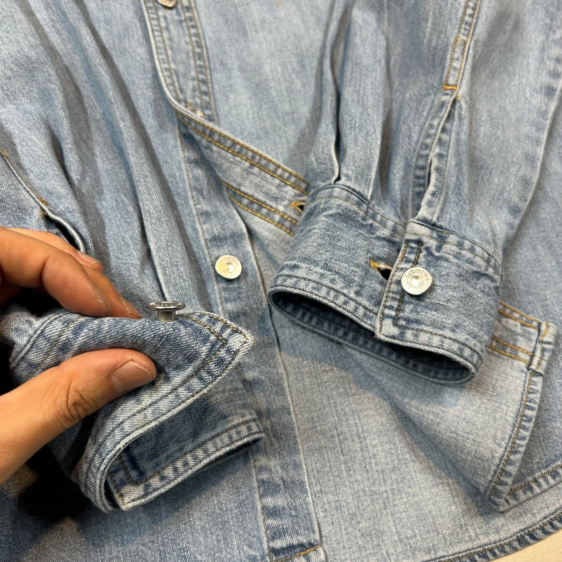 L) 리바이스 투포켓 워크 데님 셔츠 자켓 T버튼 타입 상품이미지4