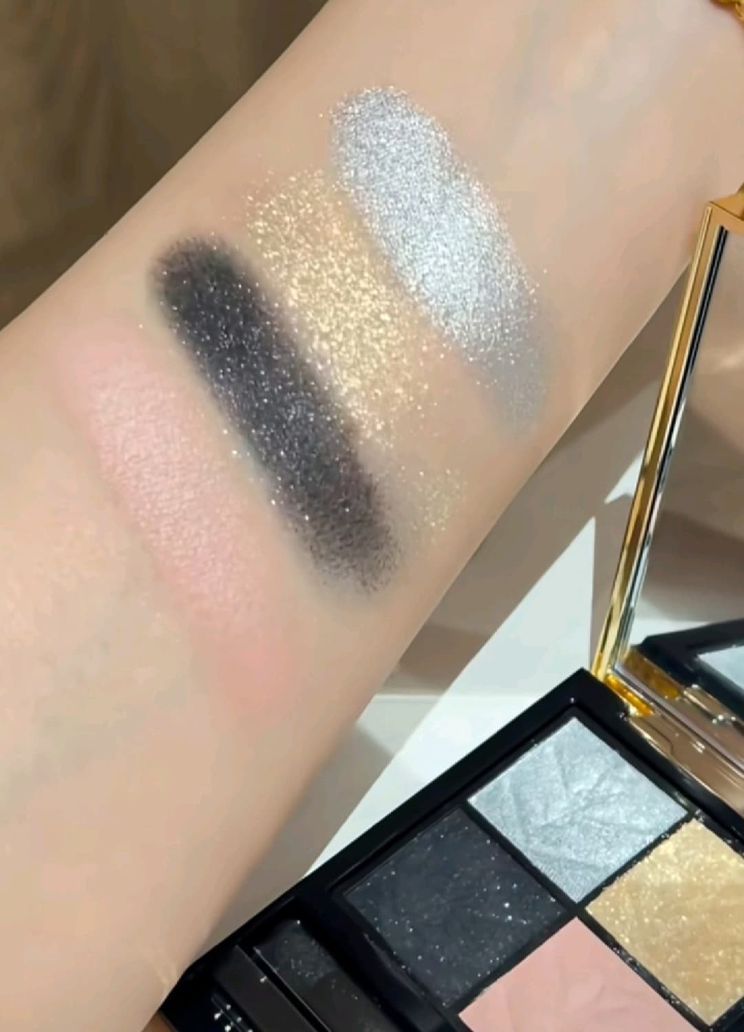 입생로랑 꾸뛰르 미니 클러치 910 트로카데로 나잇 섀도우 팔레트 상품이미지5