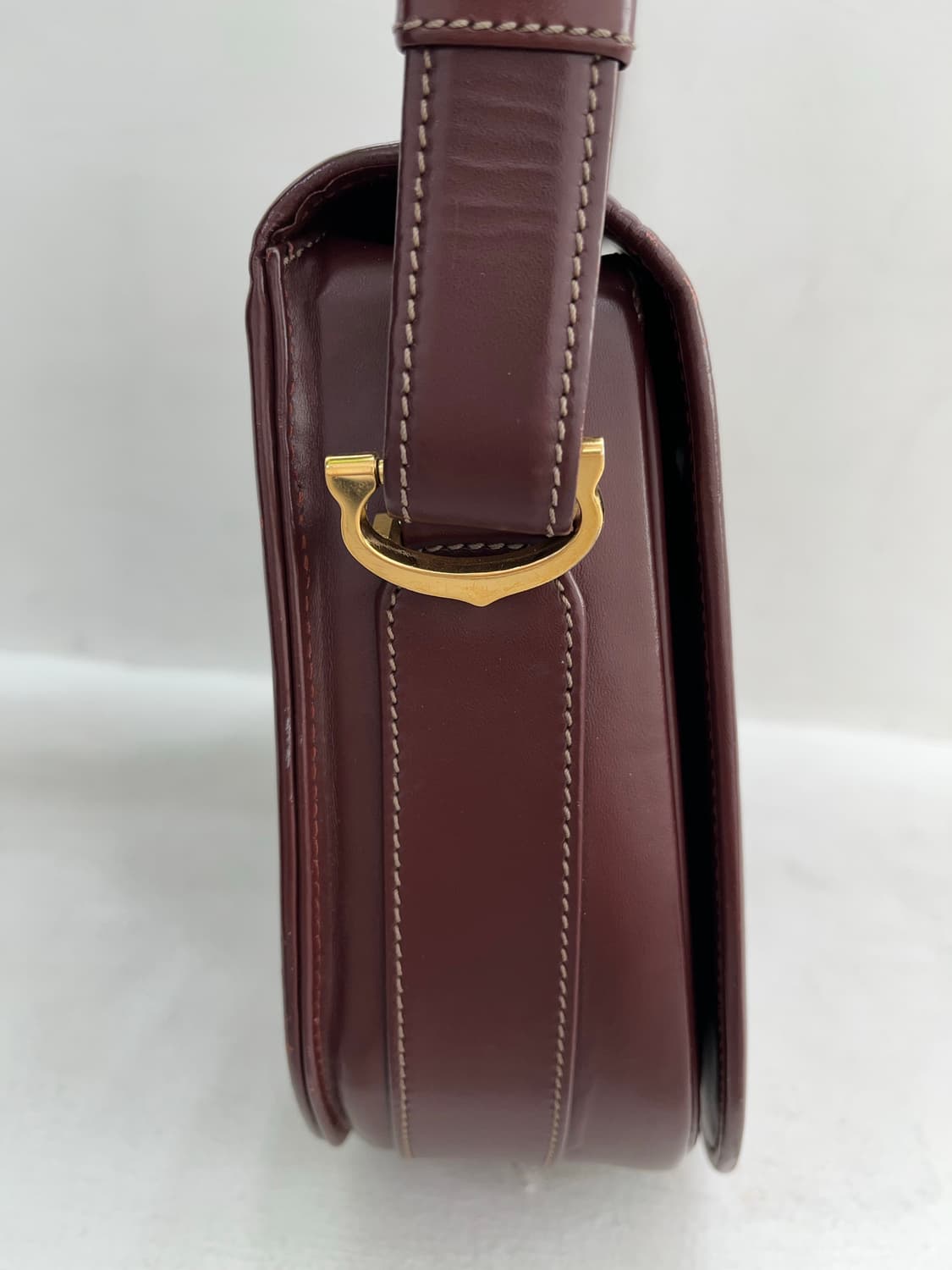 까르띠에 루비라인 반달 숄더백 버건디 상품이미지4