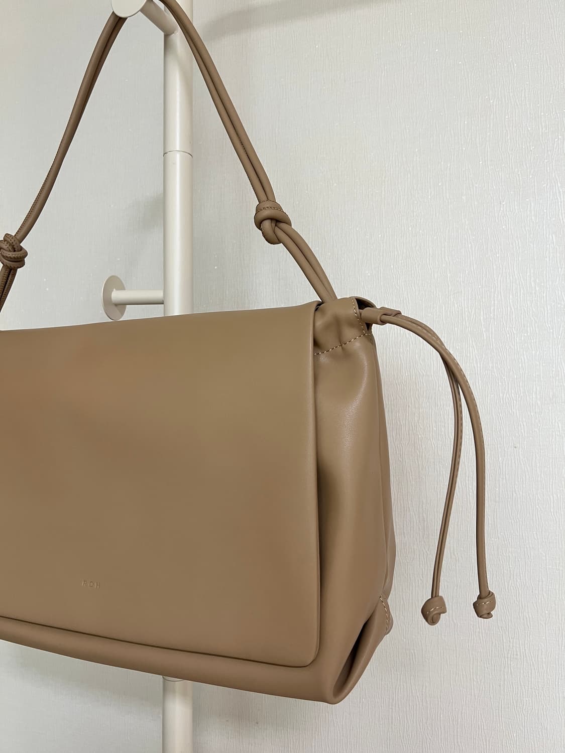 ROH SEOUL 로서울 퍼프 숄더백 / Taupe Beige 상품이미지2