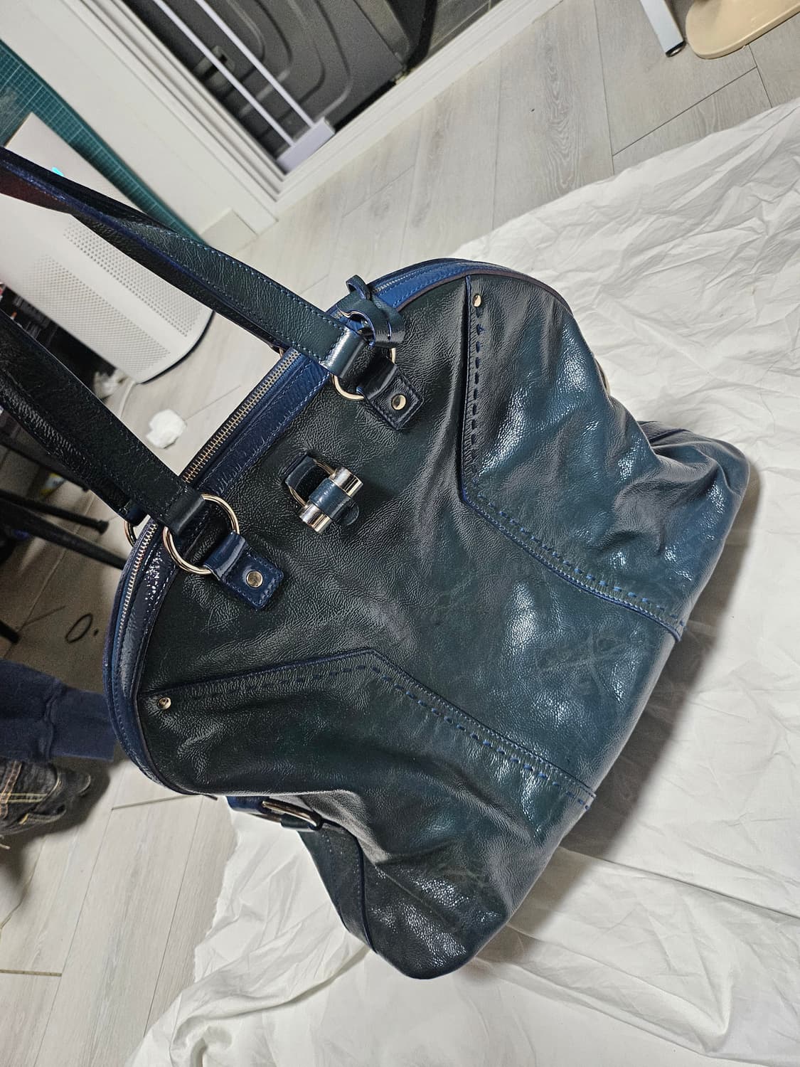 입생로랑 에나멜 뮤즈 백 청록 상품이미지2