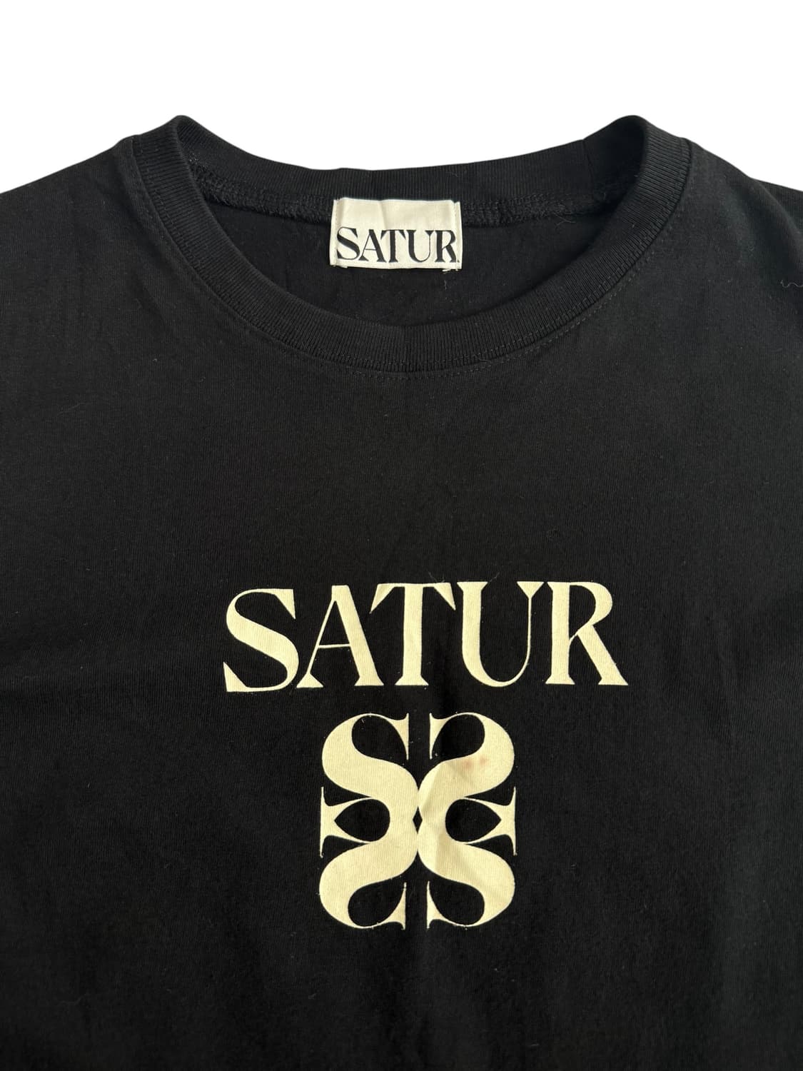 Satur 로고 블랙 반팔티 상품이미지6