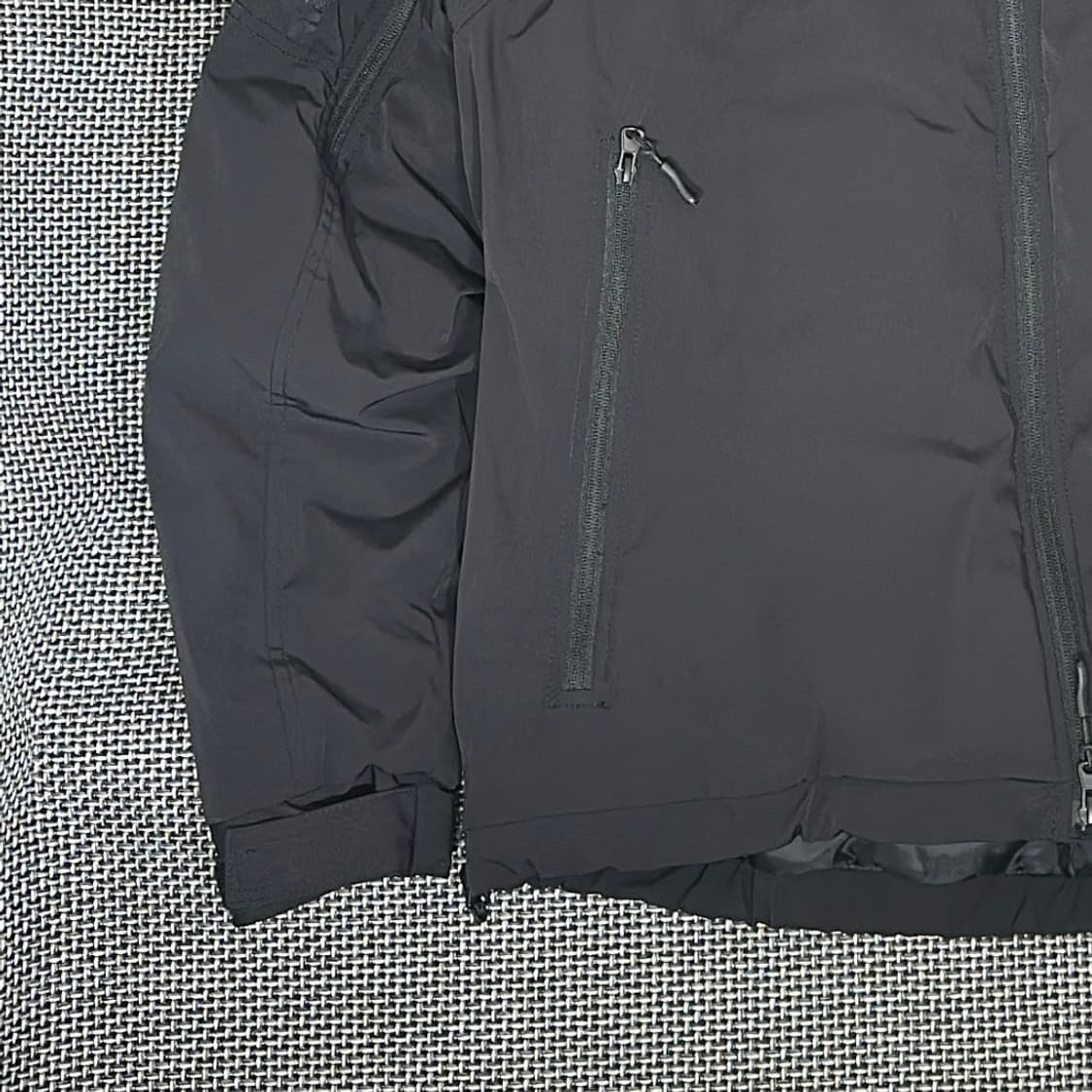 이즈네스 X 아부가르시아 패딩 (M) 상품이미지4