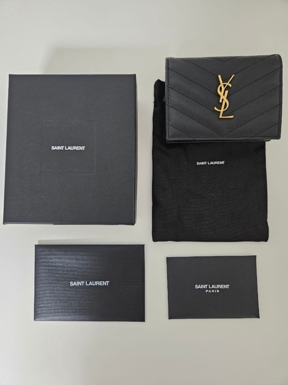 [SS]생로랑 모노그램 금장 반지갑 블랙 상품이미지1