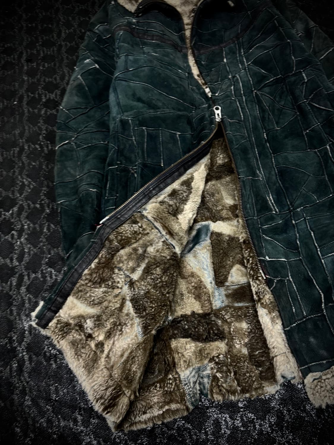 “Vintage” V-Kei Rough Leather Fur Detail 상품이미지5