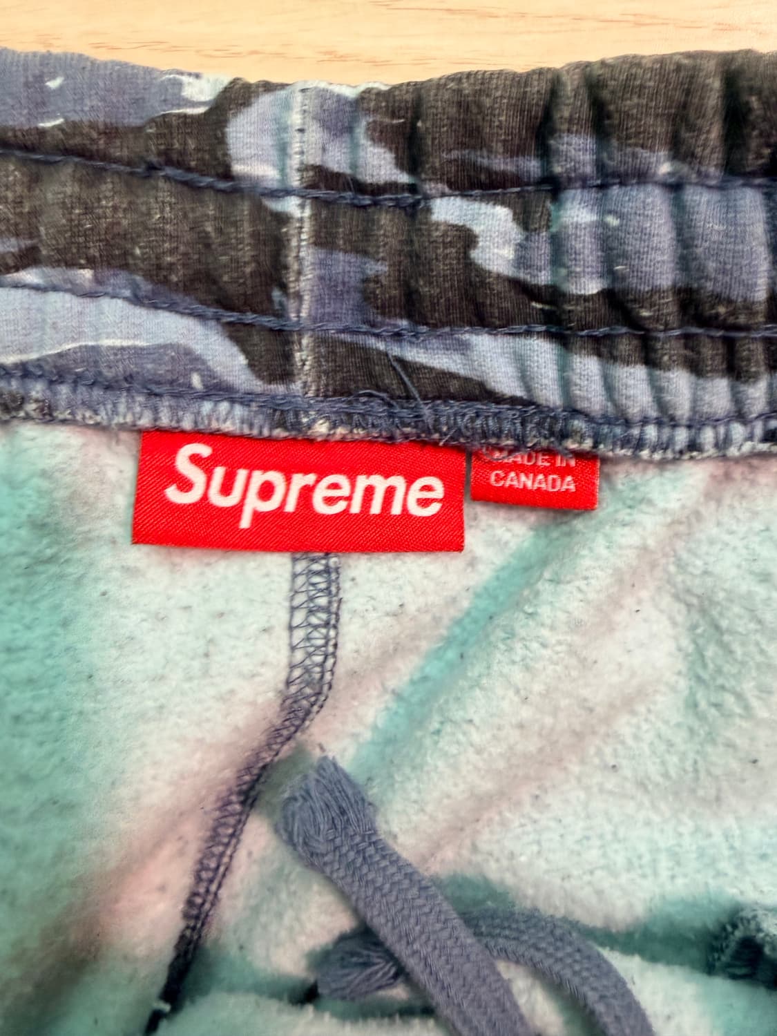 슈프림 스몰 박스 스웨트팬츠 블루 타이거 카모 - 24FW 상품이미지4