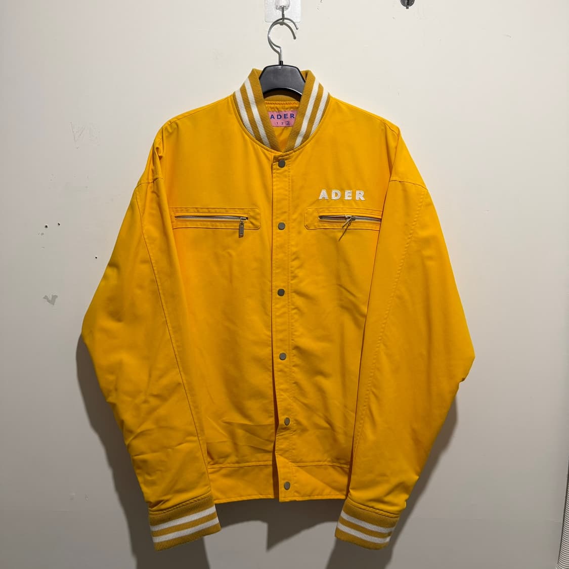 아더에러 핑크 홀리데이 바시티 자켓 상품이미지1