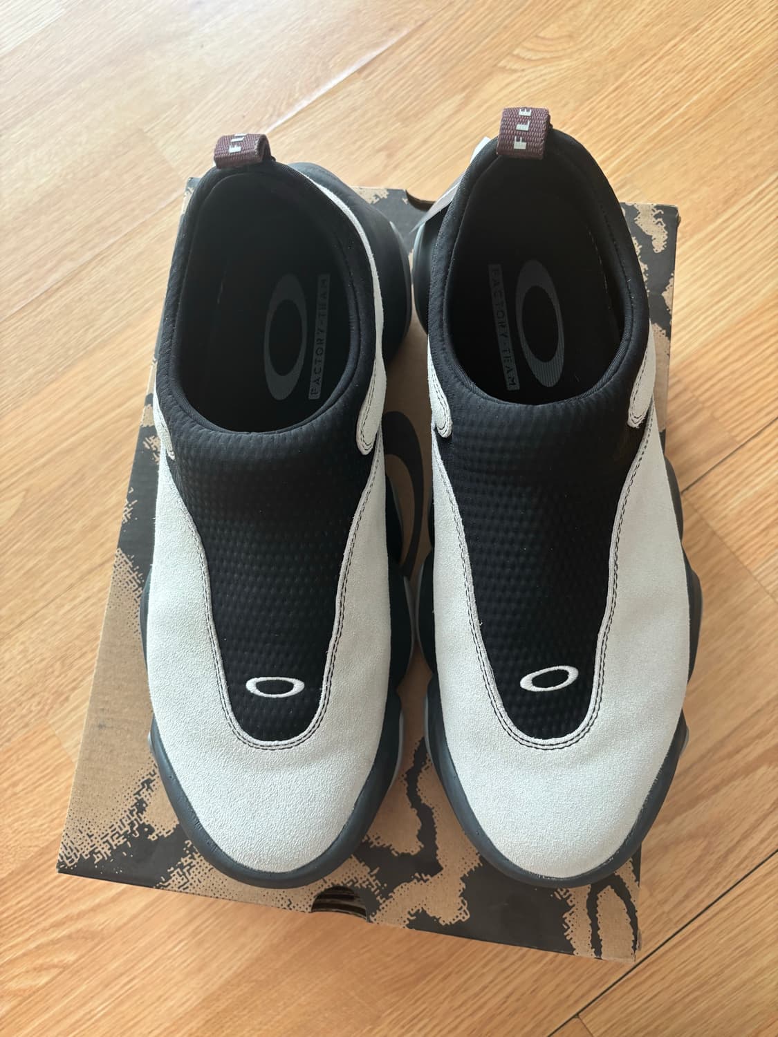 오클리X브레인데드 화이트버치 285 상품이미지3