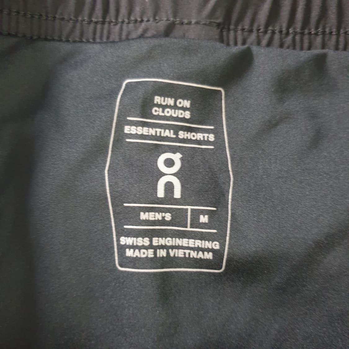 [무료배송] 온러닝 에센셜 쇼츠 상품이미지3
