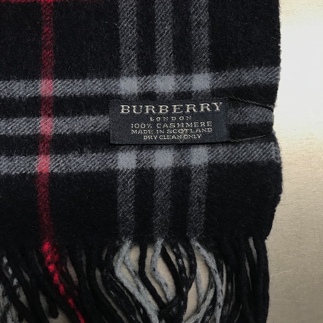 버버리 정품 캐시미어 머플러 네이비 상품이미지4