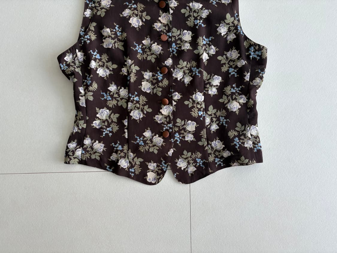 dark floral button vest 상품이미지3