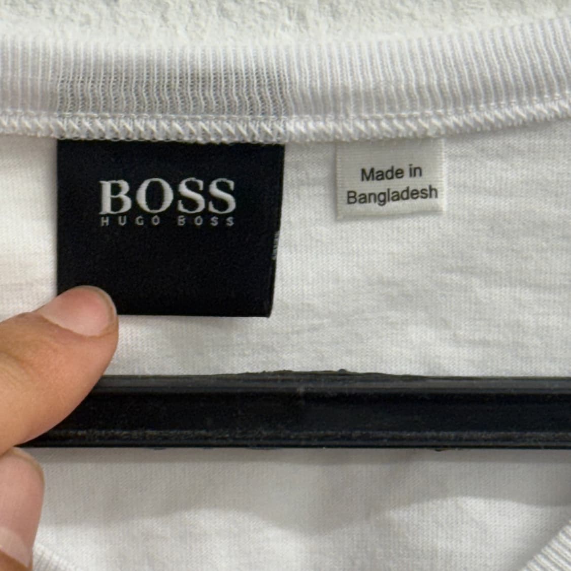 BOSS 흰색 V넥 반팔 티셔츠 XL 상품이미지2