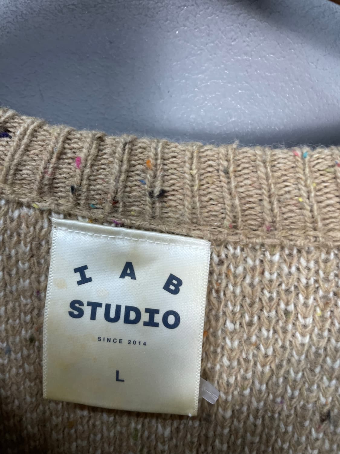 아이앱 스튜디오 x 새들러 하우스 니트치즈 스웨터 H1193 상품이미지8