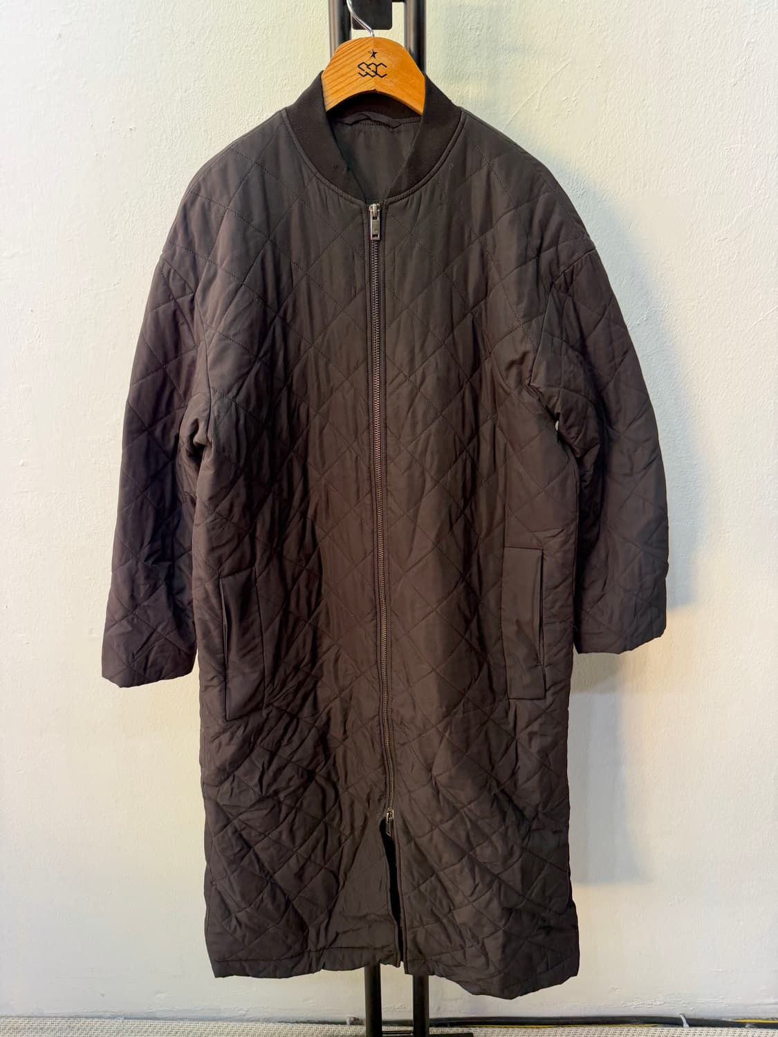 정품) COS 코스 여성 다이아 퀼팅 블랙 봄버 자켓 34 상품이미지1