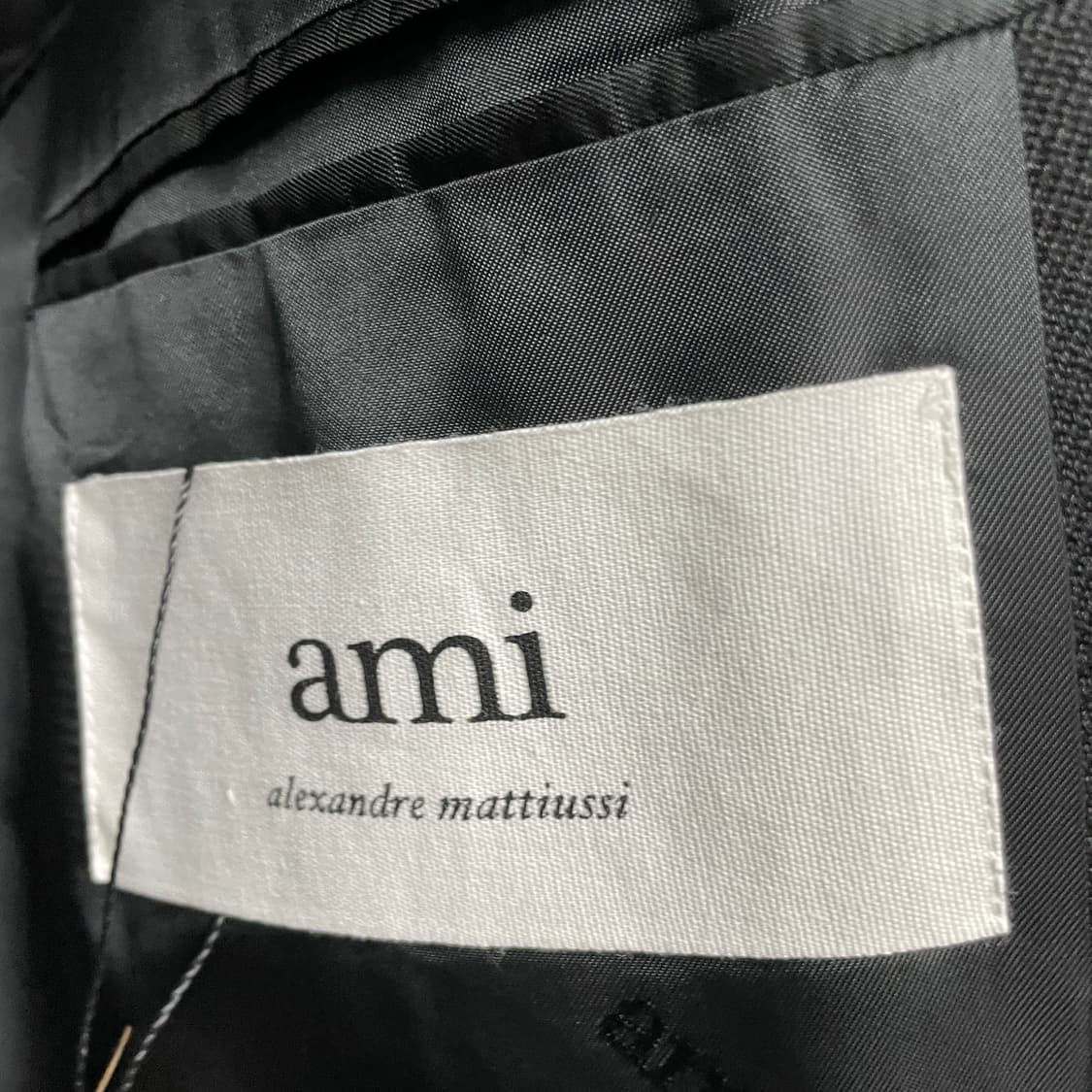 AMI 아미 싱글 블랙 코트 48 상품이미지5