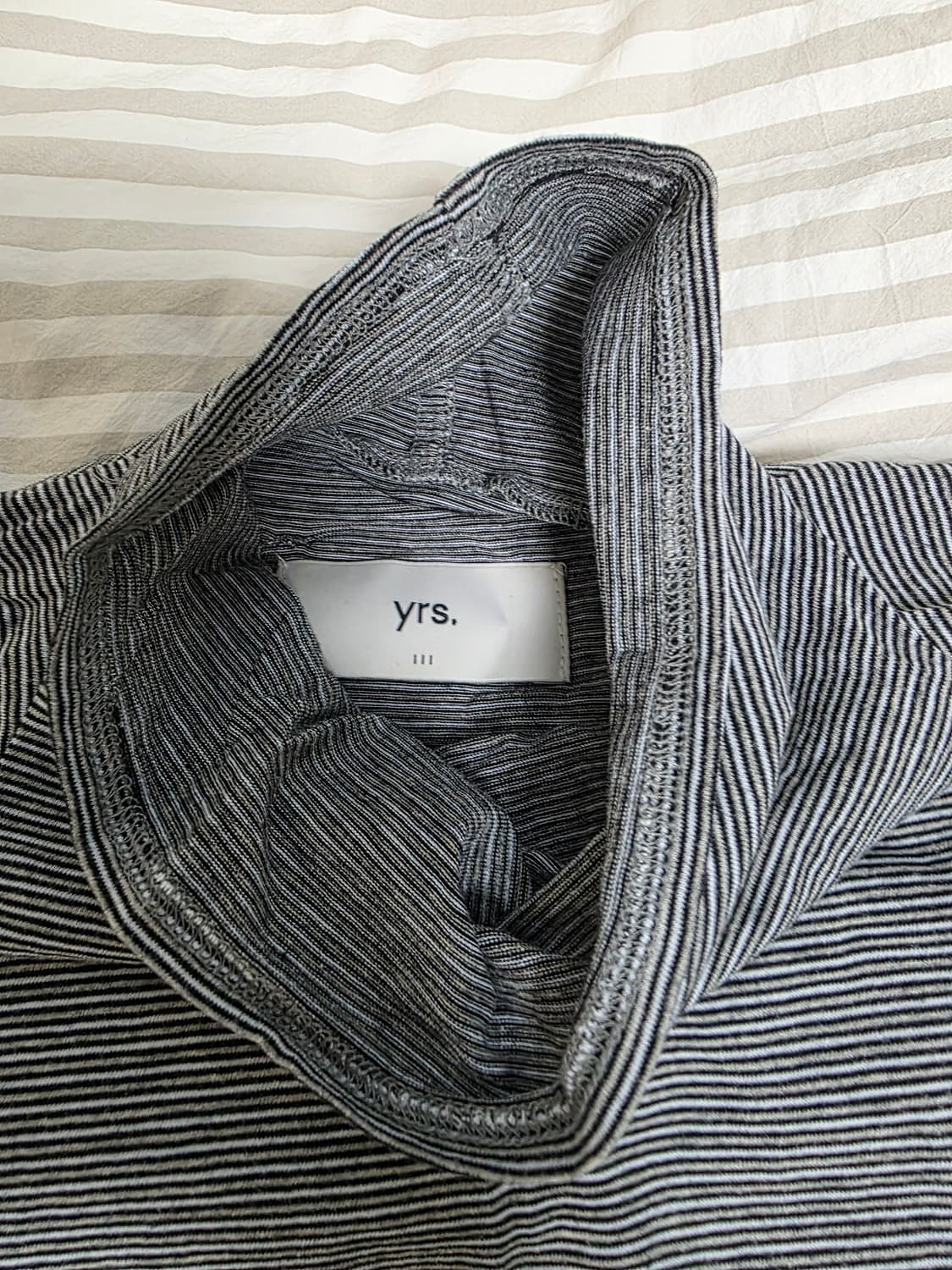 이얼즈어고 핑거홀 스트라이프 모크넥 티(블랙-네이비) L사이즈 상품이미지4