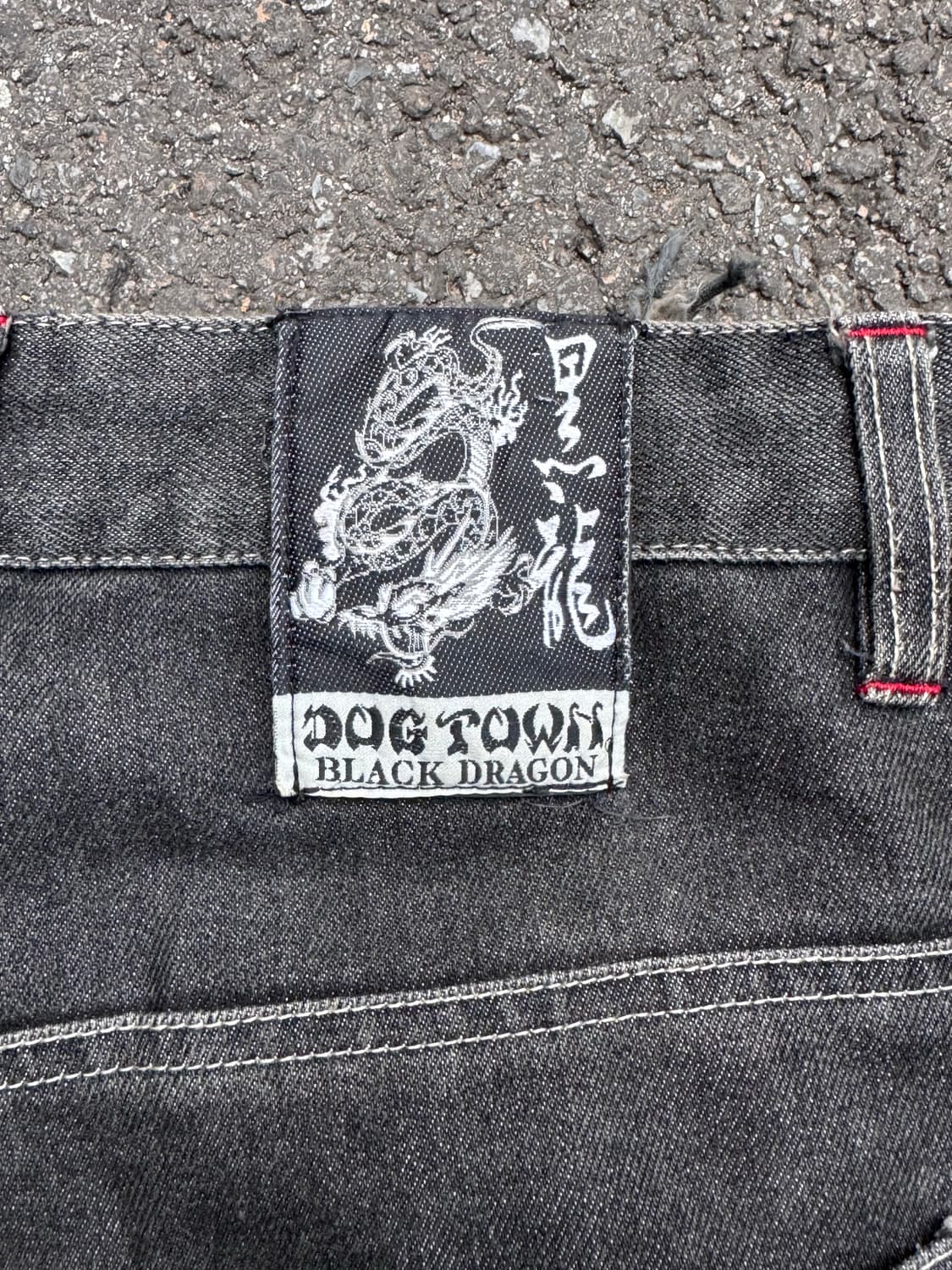 도그타운 블랙드래곤 자수 흑청 데님팬츠  상품이미지5