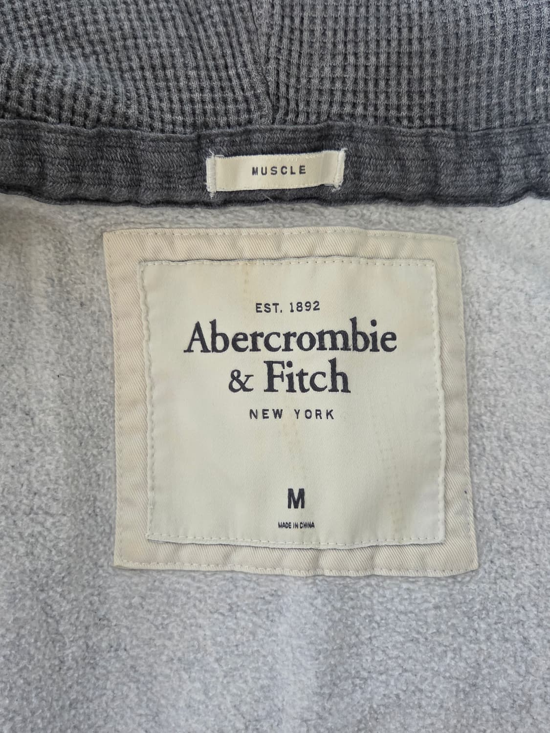 [아베크롬비 앤 피치] 머슬 핏 아플리케 후드집업 | 00125 상품이미지3