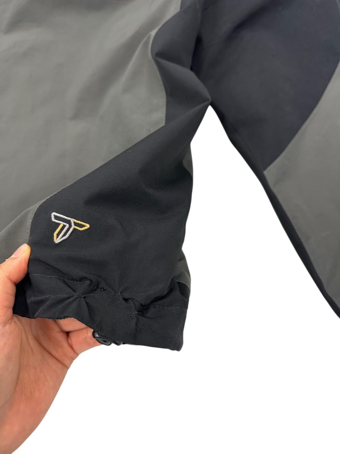 컬럼비아 콜롬비아 고어텍스 바람막이 그레이 블랙&카키그레이 (XL) 상품이미지10