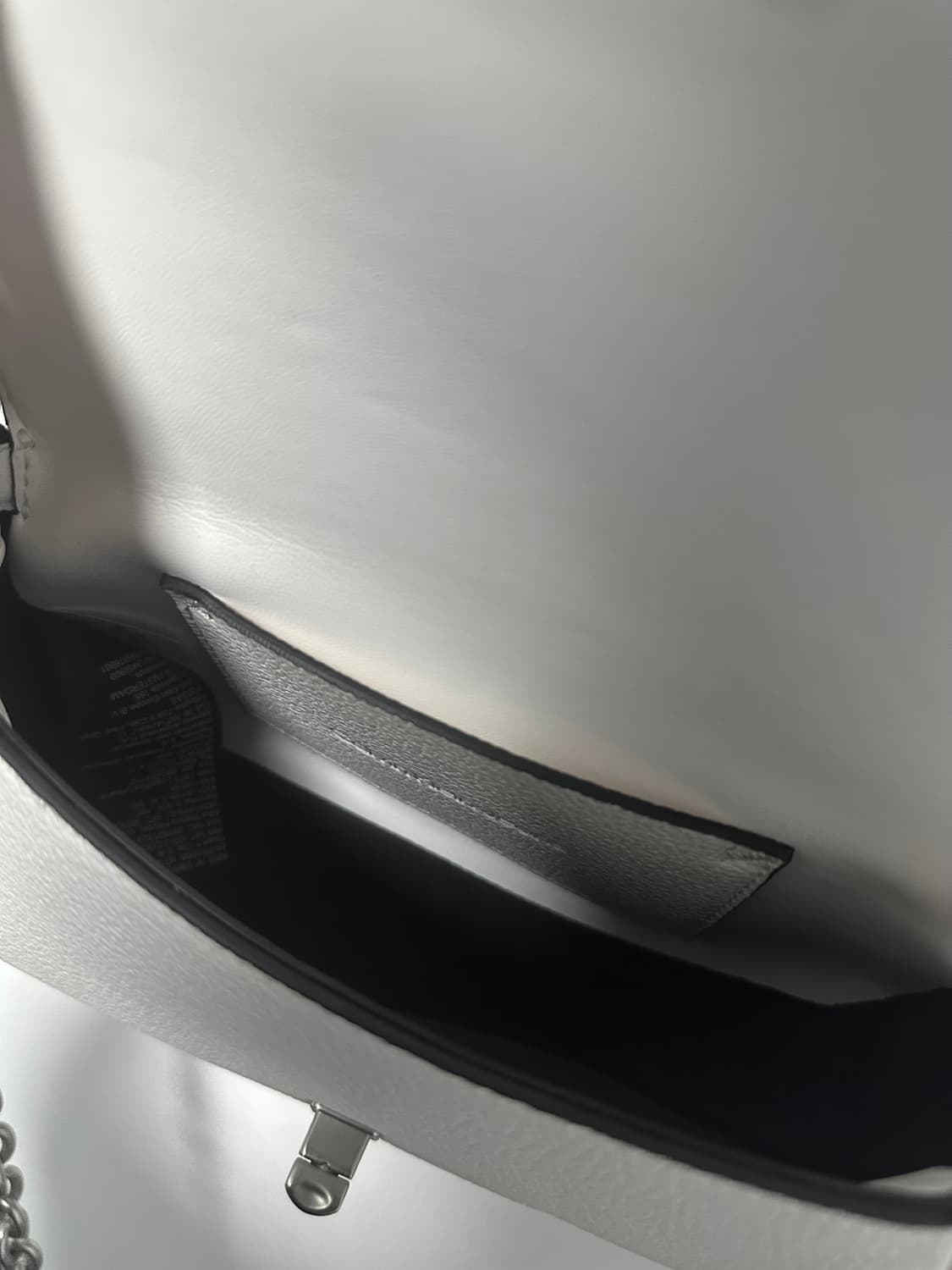 캘빈클라인 진 미니멀 모노그램 CK체인플랩 미니숄더백가방화이트 상품이미지5