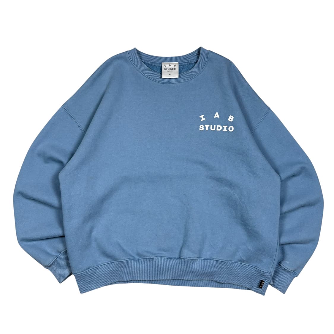 아이앱 스튜디오 스카이블루 맨투맨 상품이미지3