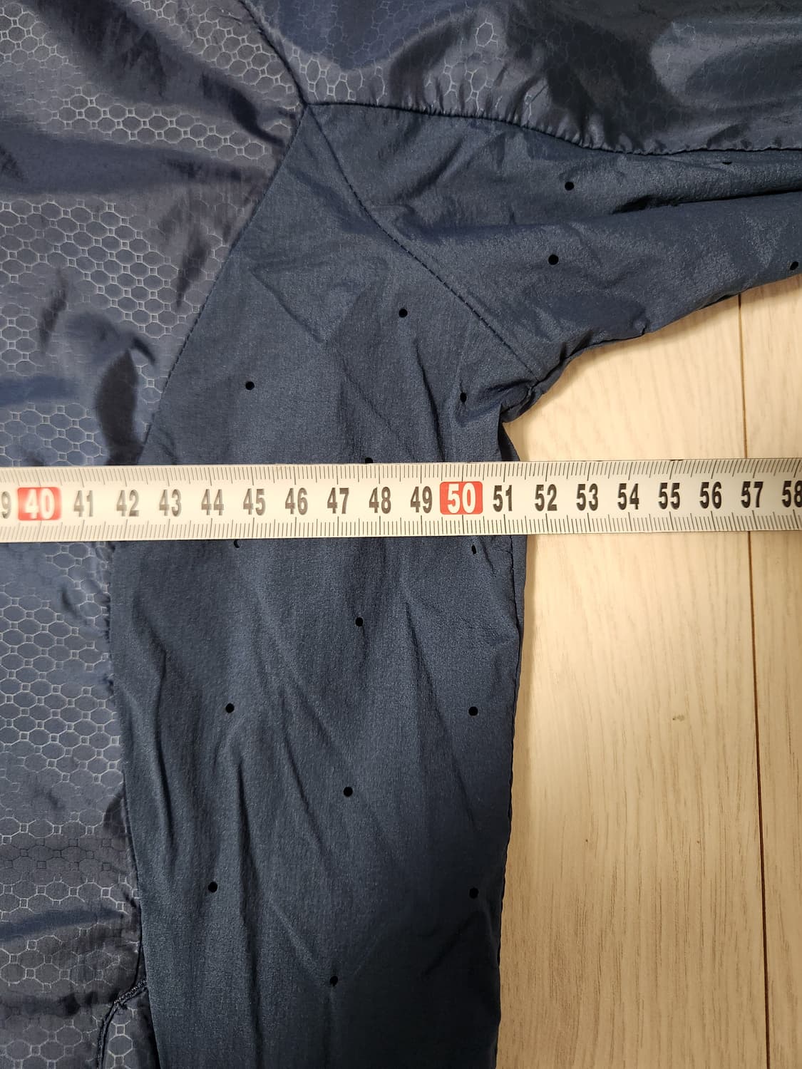 와이드앵글 골프 경량 네이비 바람막이 사이즈105

어깨 로고 닳음(사진 상품이미지2