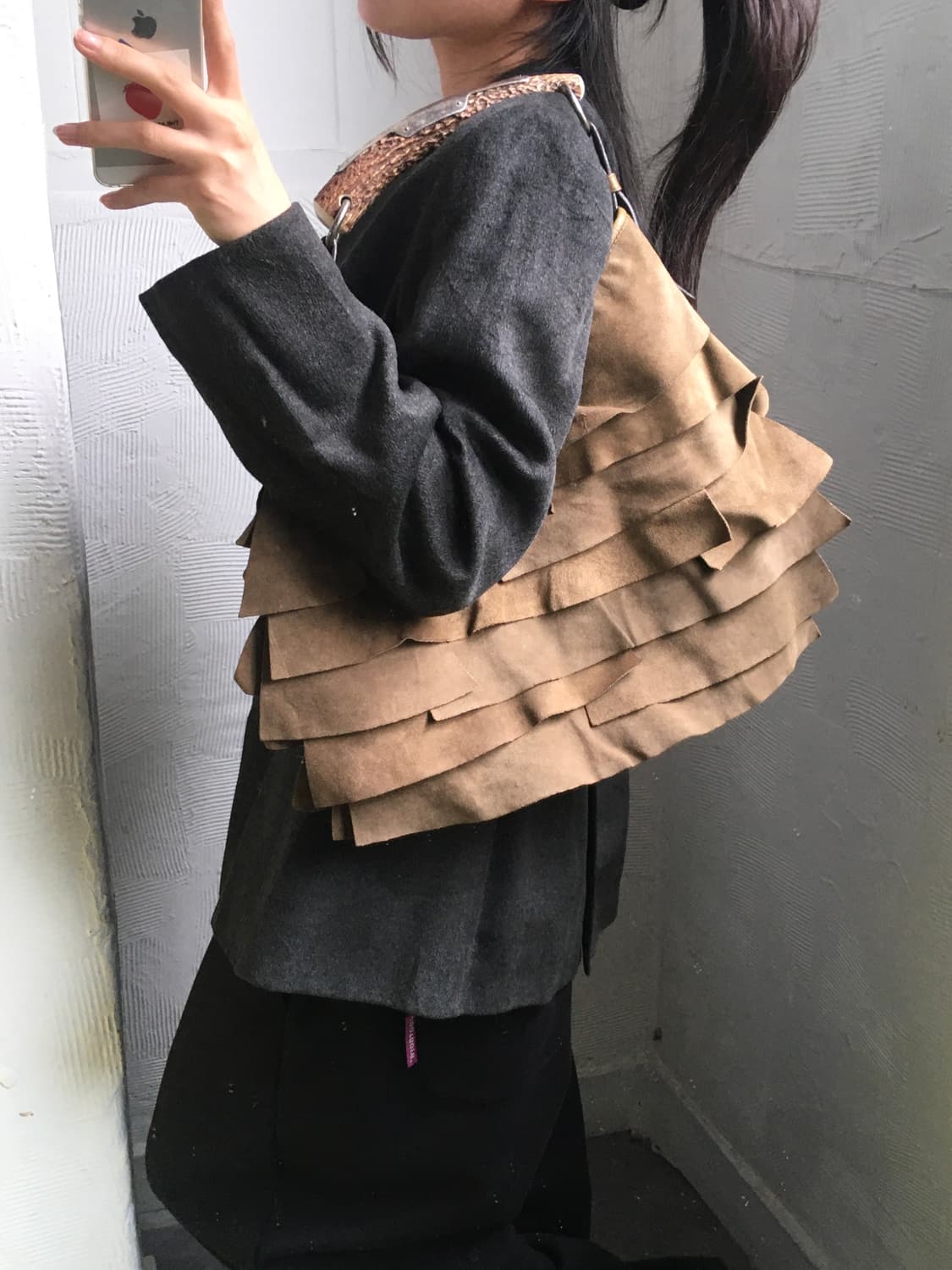 Saint Laurent 생로랑 브라운 스웨이드 백  상품이미지2