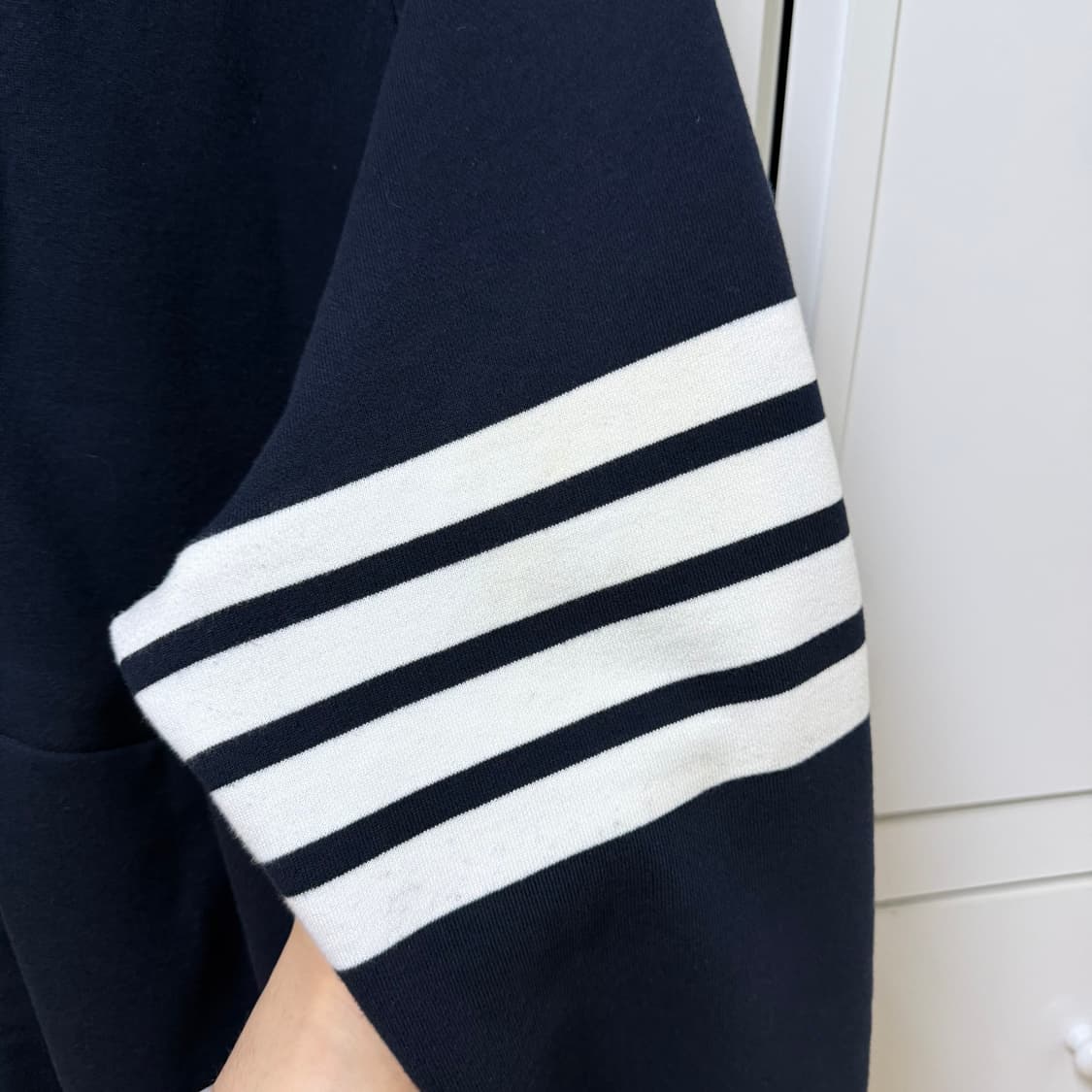 A / 7 (110-115) 톰브라운 사선완장 후드집업 네이비 상품이미지5